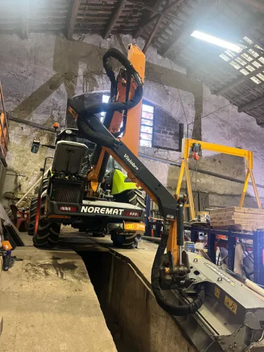 Intervention hydraulique sur une épareuse. , Béziers, HYDROFLEX