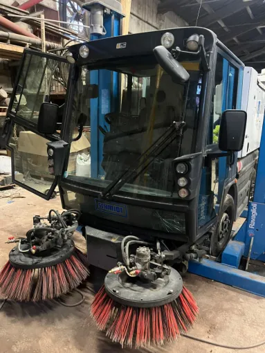 Intervention sur une balayeuse Swingo à Sérignan, Béziers, HYDROFLEX