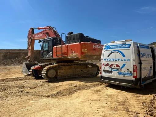 Intervention sur pelle Hitachi à Saint Pons , Béziers, HYDROFLEX
