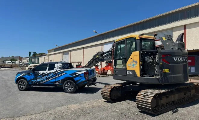 Opération technique sur une pelle chenille à Gigean , Béziers, HYDROFLEX