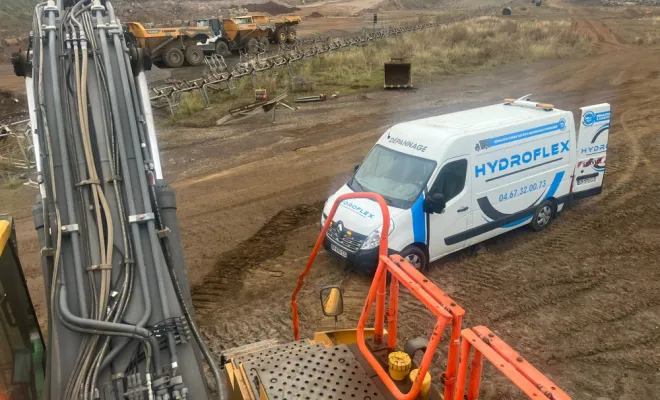 Intervention sur une pelle Volvo, Béziers, HYDROFLEX