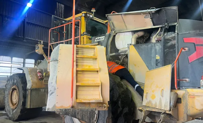 Intervention sur une chargeuse Volvo L350, Béziers, HYDROFLEX